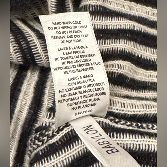 Buffalo David Bitton Black & White stripped sweater sz M - Picture 6 of 6